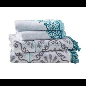 The Pioneer Woman Teal and Gray Bath Towel Set